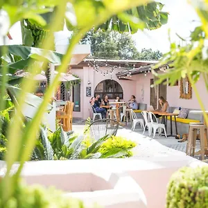 Albergue Maya Papaya, Antigua